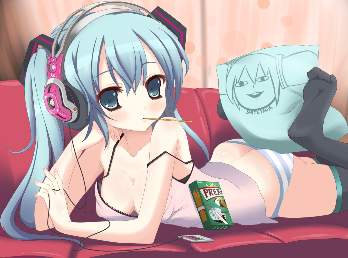 0 aqua_eyes aqua_hair cleavage hatsune_miku headphones kuronekogata panties stri.jpg